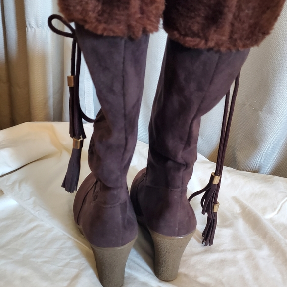 Boots - Picture 6 of 8